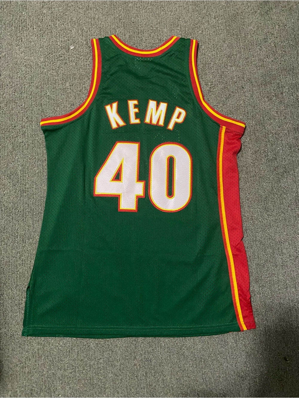 Medium Shawn Kemp Seattle SuperSonics Mitchell & Ness Basketball Jersey - Picture 2 of 2